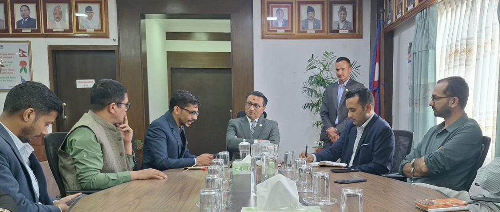 सेयर बजारमा आतंकित पार्ने काम भयो, आत्तिनु पर्दैन – अर्थमन्त्री